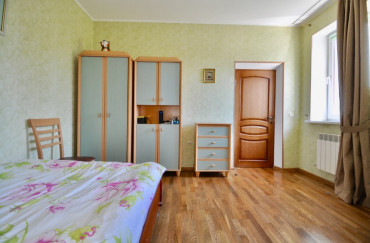 3-комнатный 3 этажный дом, 100 м2, г. Ялта, ул. Московская, д. 45