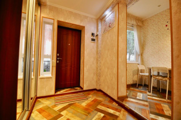 1-комнатная квартира, 46 м2, 2/3 этаж, г. Ялта, ул. Володарского, д. 8