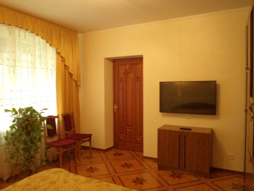 4-комнатный 1 этажный дом, 100 м2, г. Ялта, ул. Павленко, д. 8