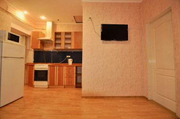 2-комнатная квартира, 35 м2, 1/1 этаж, г. Ялта, ул. Свердлова, д. 16