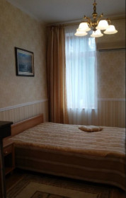 1-комнатная квартира, 30 м2, 3/3 этаж, г. Ялта, ул. Дражинского, д. 36