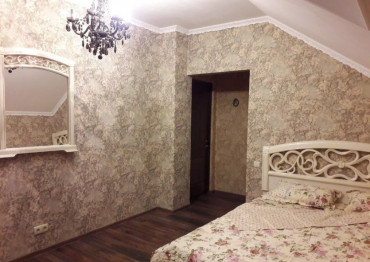 6-комнатный 3 этажный дом, 240 м2, г. Ялта, ул. Днепровская, д. 8