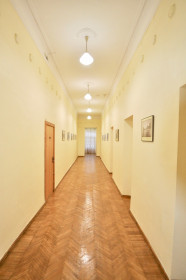 2-комнатный номер, 35 м2, 1/2 этаж, г. Ялта, ул. Пушкинская, д. 23