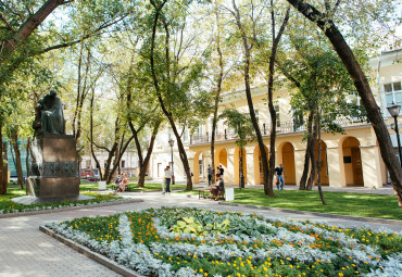 Дом Гоголя - Мемориальный музей и научная библиотека