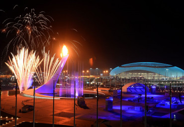 Шоу поющих фонтанов в Олимпийском парке. Сочи.