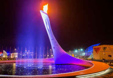 Шоу поющих фонтанов в Олимпийском парке. Сочи.