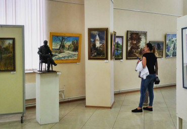Выставочный зал им. Ю.В. Карапаева