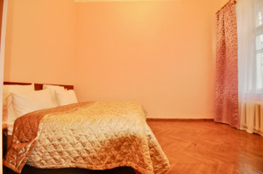 2-комнатный номер, 35 м2, 2/2 этаж, г. Ялта, ул. Пушкинская, д. 23
