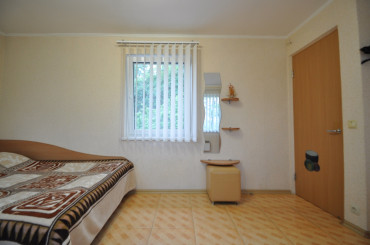 3-комнатный 1 этажный дом, 75 м2, г. Ялта, ул. Павленко, д. 8