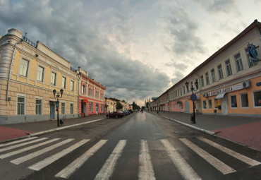 Центр города, адрес стойки пересечение ул. Московской и Ленина.