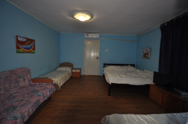 2-комнатная квартира, 35 м2, 1/3 этаж, г. Ялта, ул. Поликуровская, д. 19