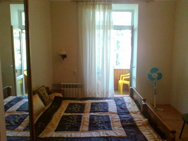 2-комнатная квартира, 50 м2, 3/3 этаж, г. Ялта, ул. Васильева, д. 9