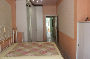 3-комнатная квартира, 90 м2, 2/2 этаж, г. Ялта, ул. Киевская, д. 52