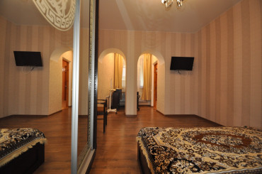 2-комнатная квартира, 50 м2, 1/3 этаж, г. Ялта, ул. Поликуровская, д. 7